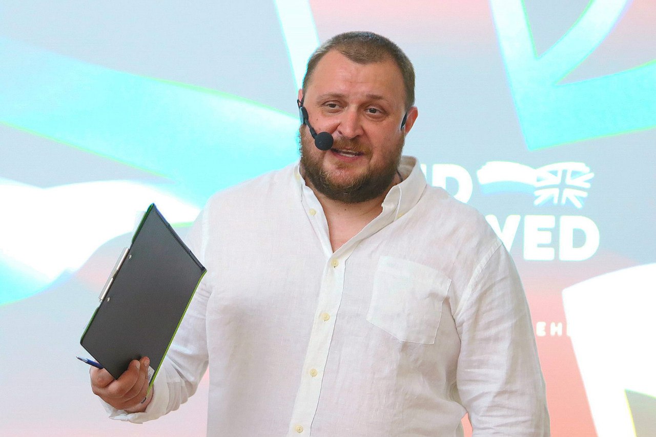 А это вообще не "Открой Рот" а Loud Allowed Contest